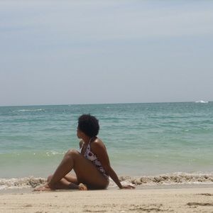 Meet your Posher, Amoi